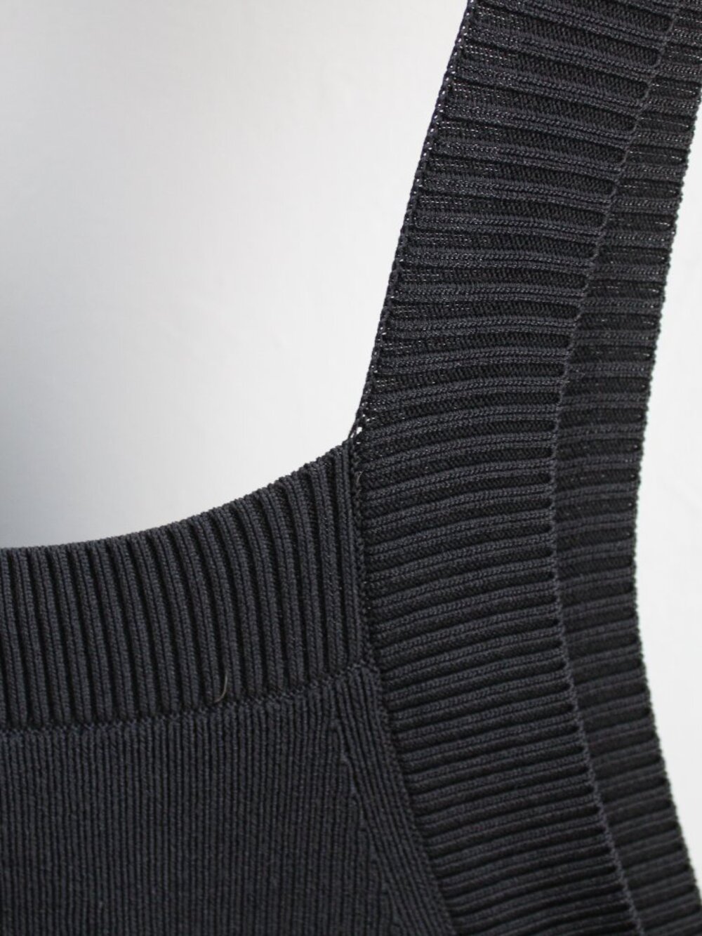 Black Ribbed Knit Tank Top - Women - Picture 6 of 10